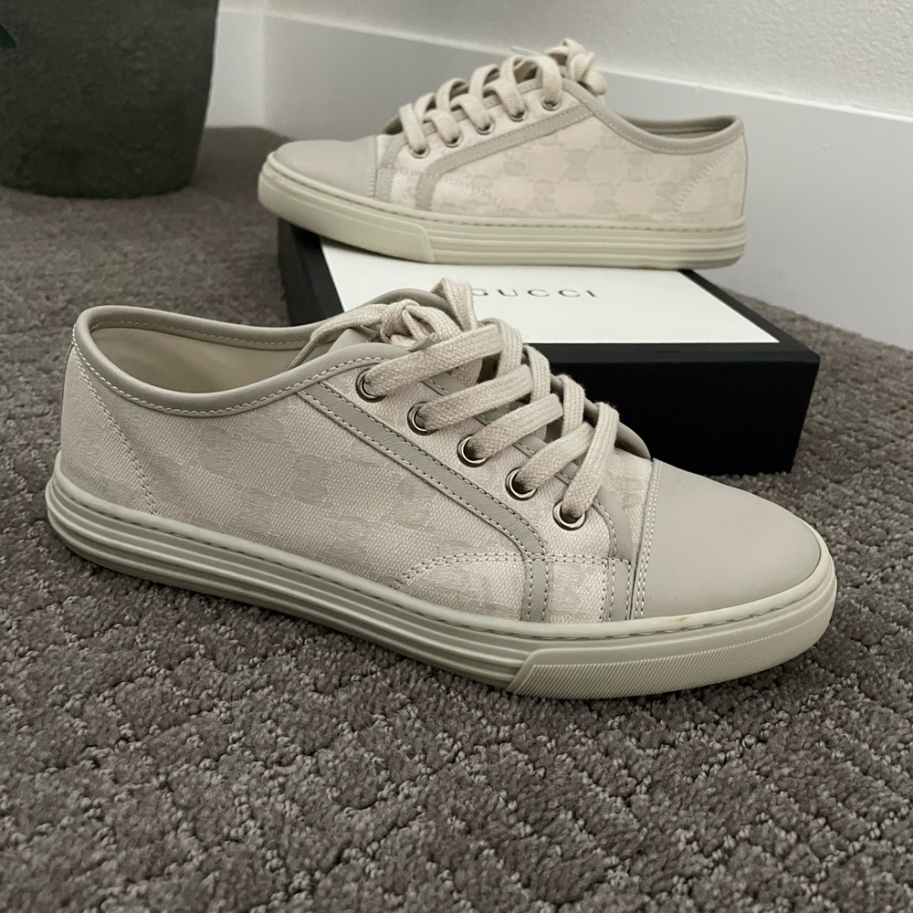 Authentic Gucci GG Canvas Low Top Sneakers Women’s Size 36 Beige w/ Box